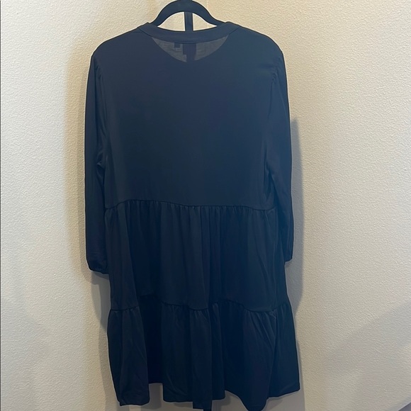 GAP Elegant Black Tiered Dress - Picture 3 of 3